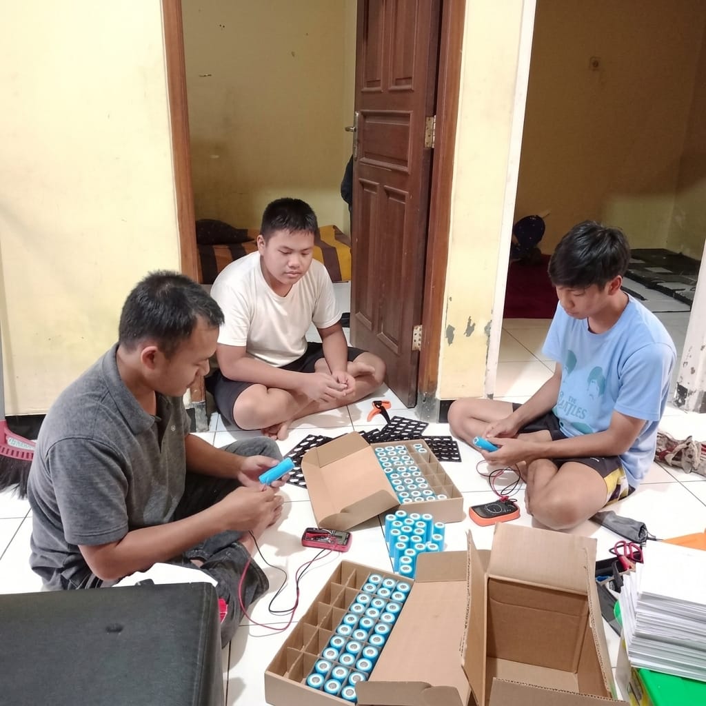 Workshop kustomisasi baterai